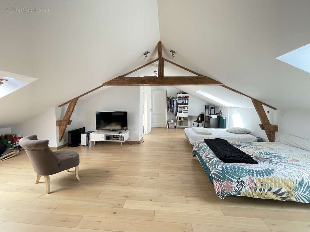 Maison à MONTREVAULT