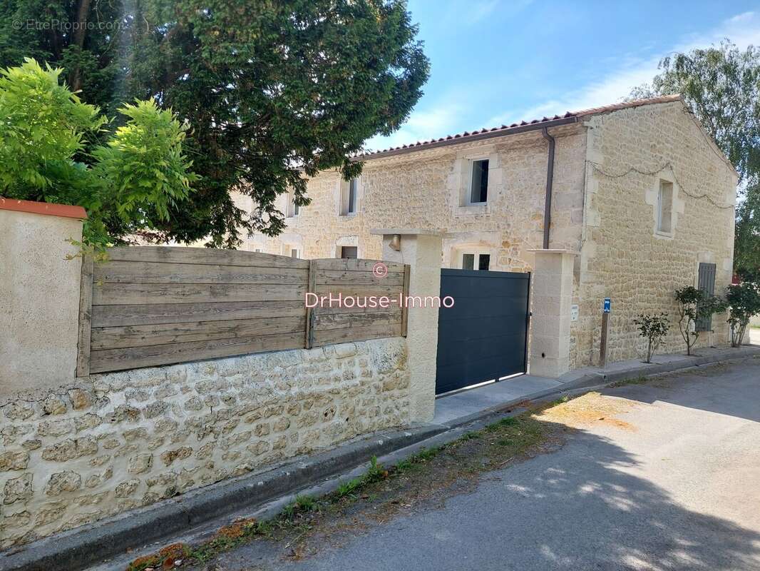 Maison à NIEULLE-SUR-SEUDRE