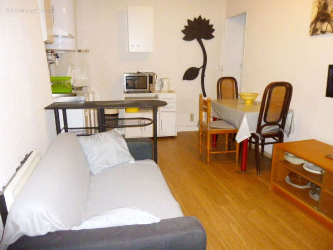 Maison à FONTCOUVERTE