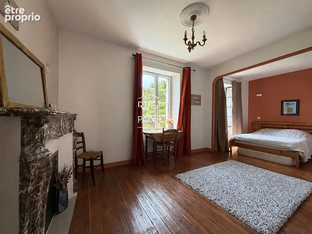 Maison de caractère - Saint-Maixent-l'École -  275 m2 - photo 8