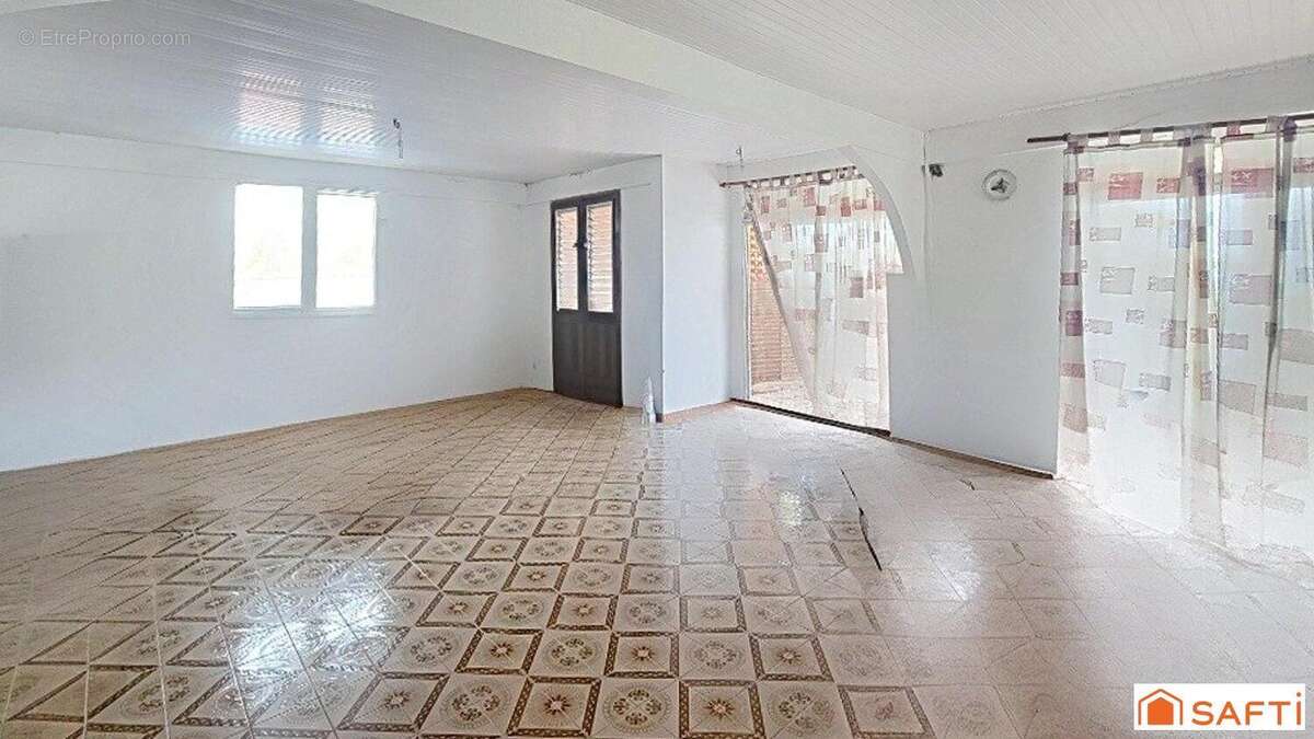 Appartement 358 m² à La Trinite  - photo 6