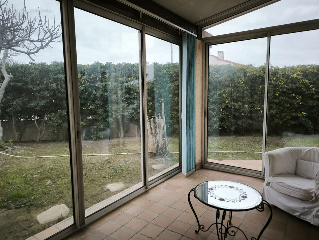 Maison à SAINT-LAURENT-DE-LA-SALANQUE