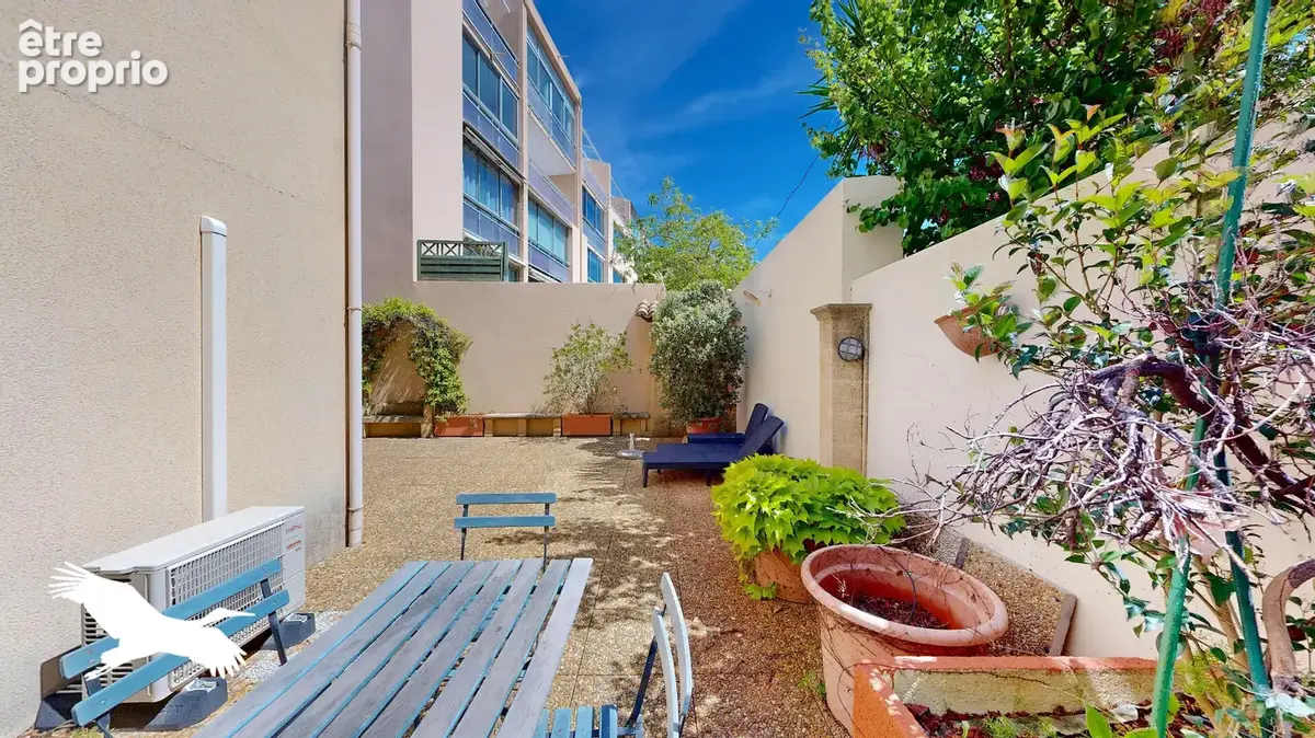 A VENDRE - Bandol Centre - Proche du Port et de la Plage - Appartement 2 pièces 36m² avec terrasse de 84m² - photo 4