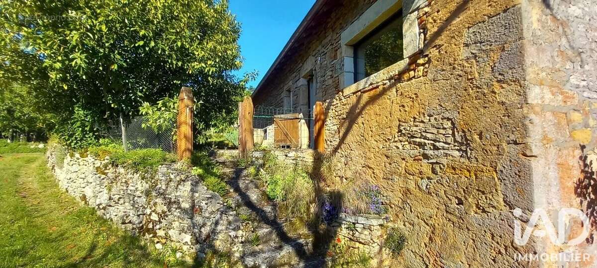 Maison 110 m² à Carennac  - photo 7