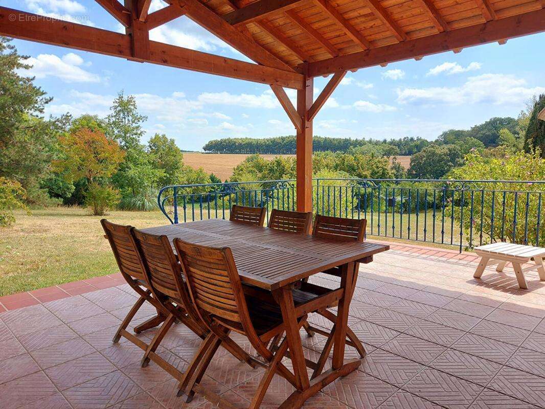 Maison à LAROQUE-TIMBAUT