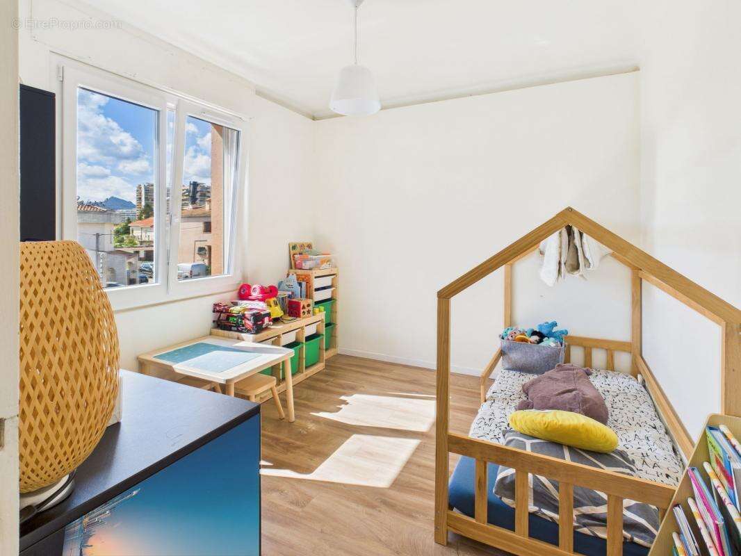 Appartement à MANDELIEU-LA-NAPOULE