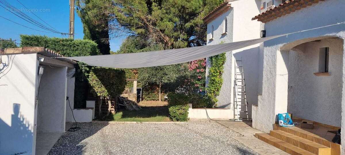 Maison à PUGET-SUR-ARGENS