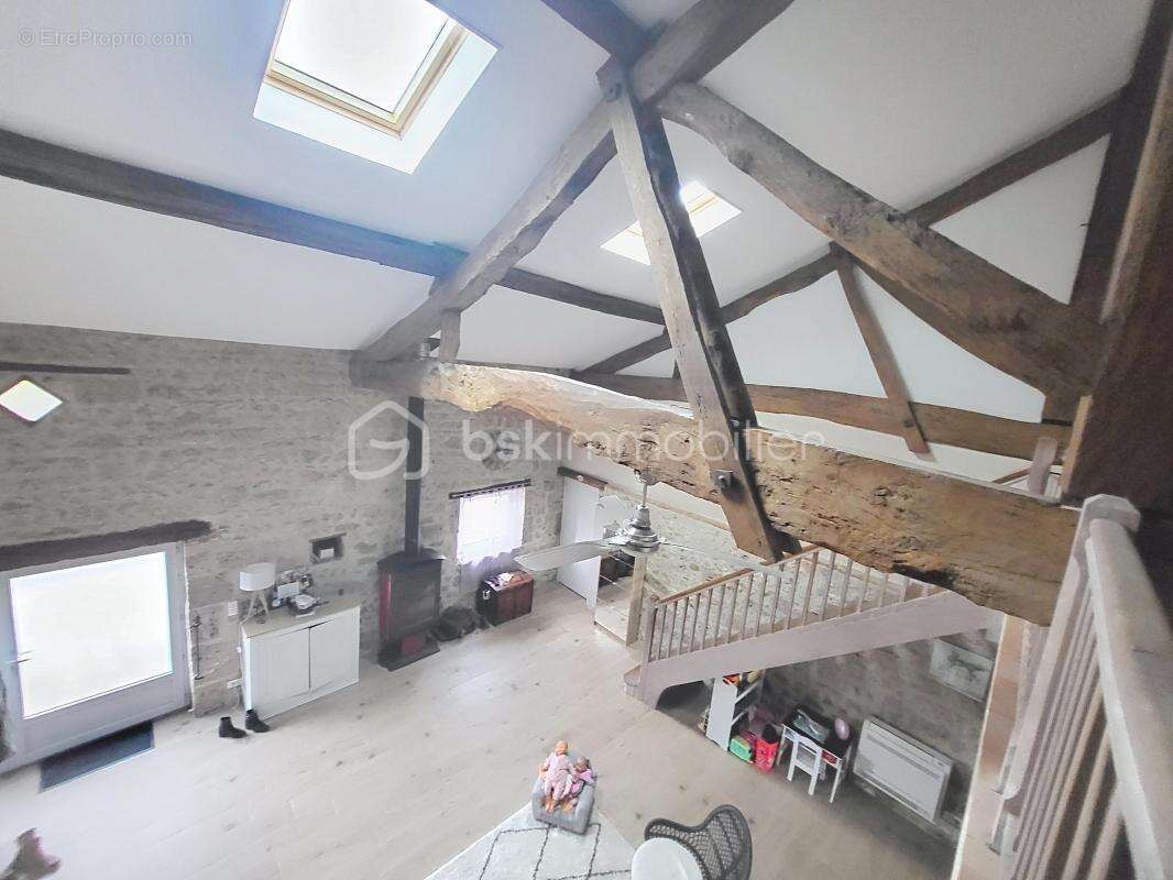 Maison en pierre- 4 chambres-jardin-piscine-garage - photo 10