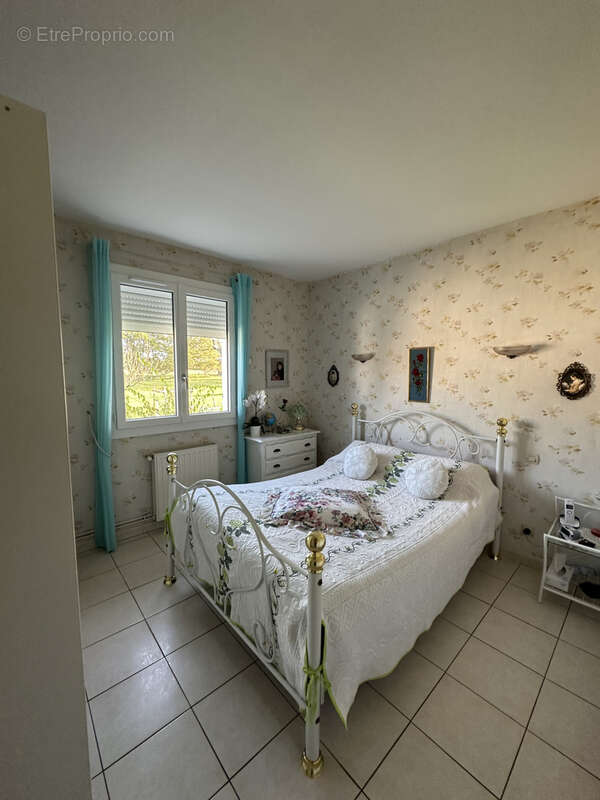 Maison à LA ROCHE-CHALAIS