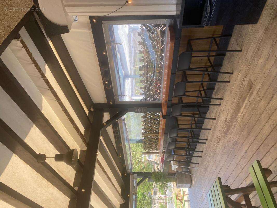 Commerce à MOLIETS-ET-MAA