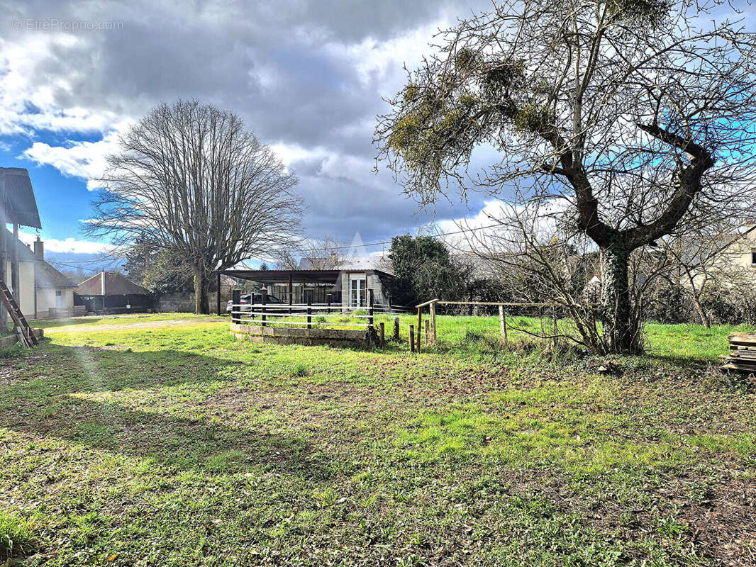 Maison à CHATEAUNEUF-SUR-SARTHE