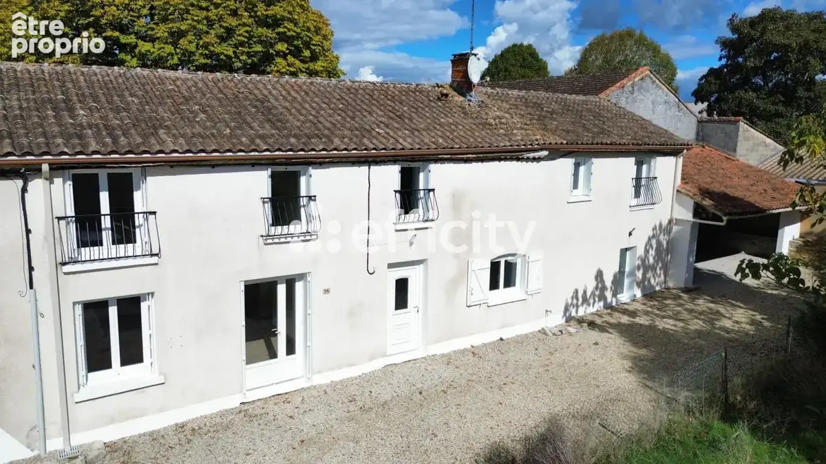 Maison à RUELLE-SUR-TOUVRE