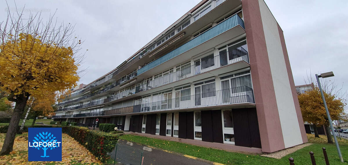 Appartement à HOUILLES