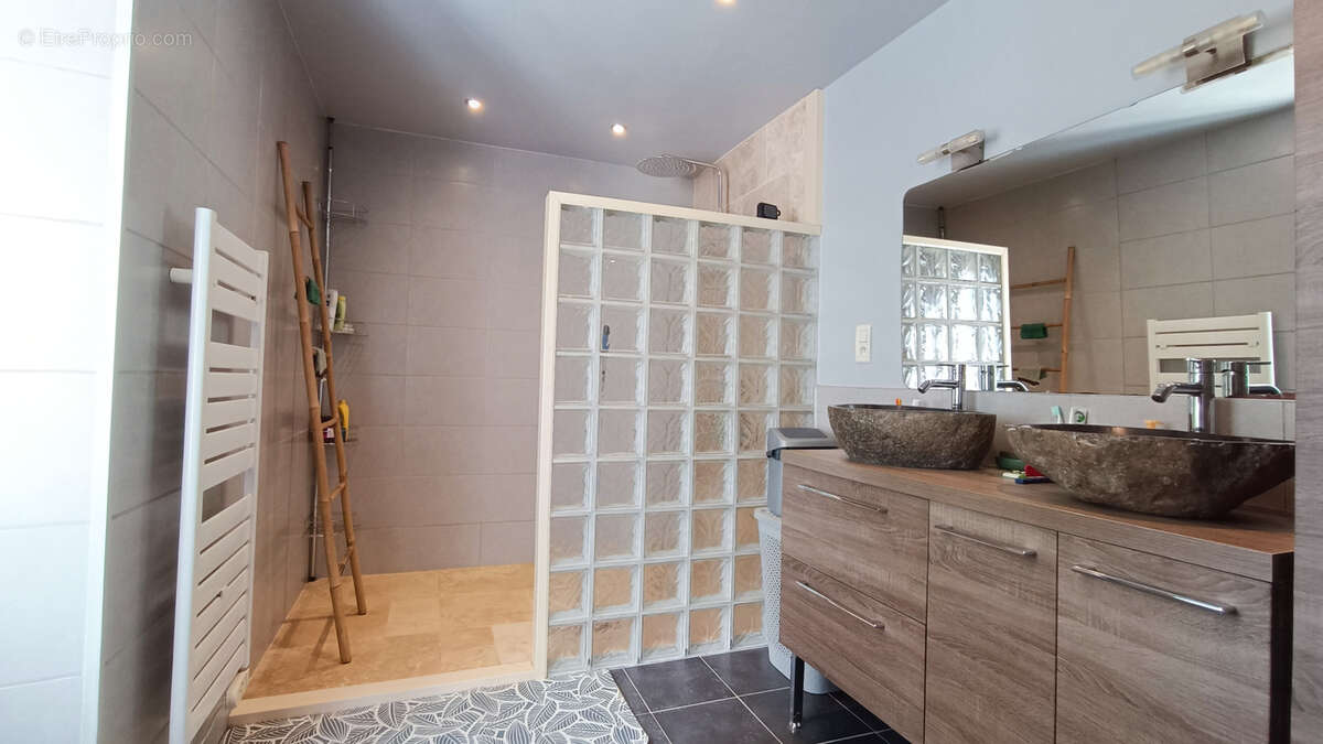 Maison à SARLIAC-SUR-L&#039;ISLE