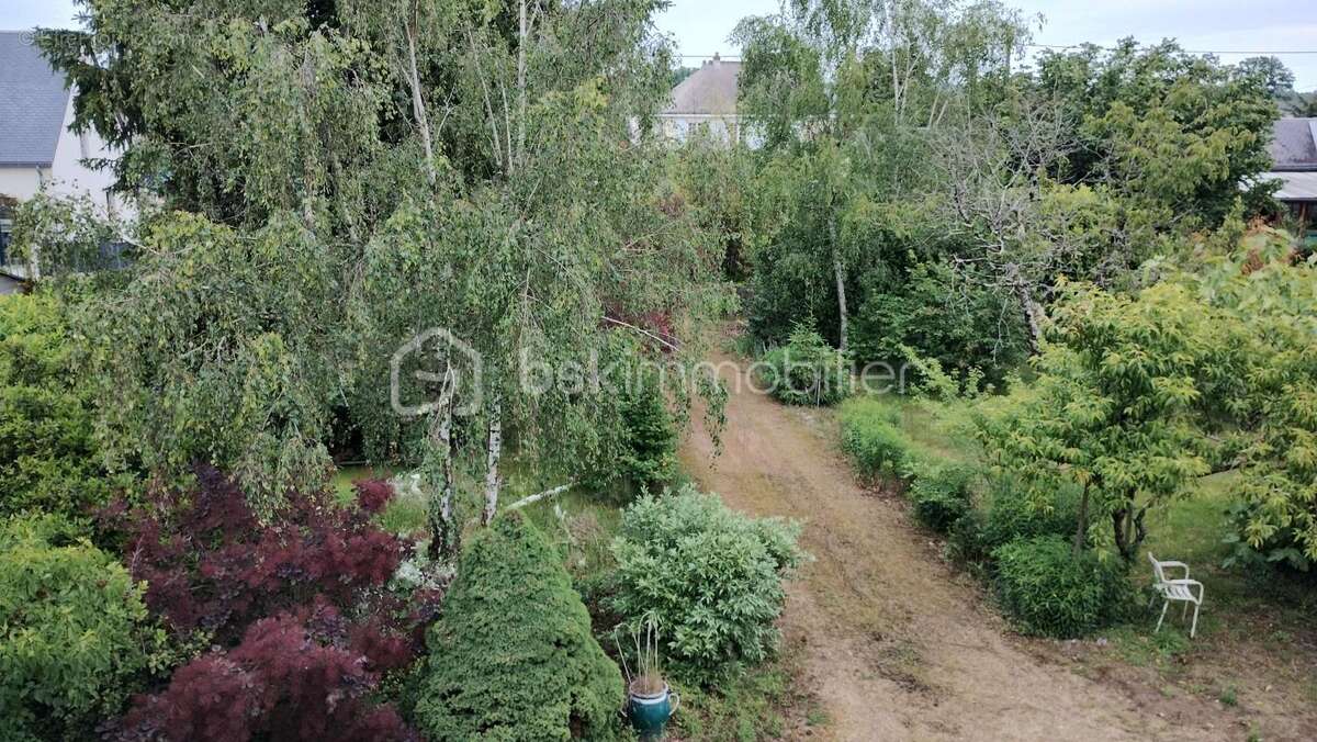 Maison 100 m² à Nazelles-Négron - photo 18