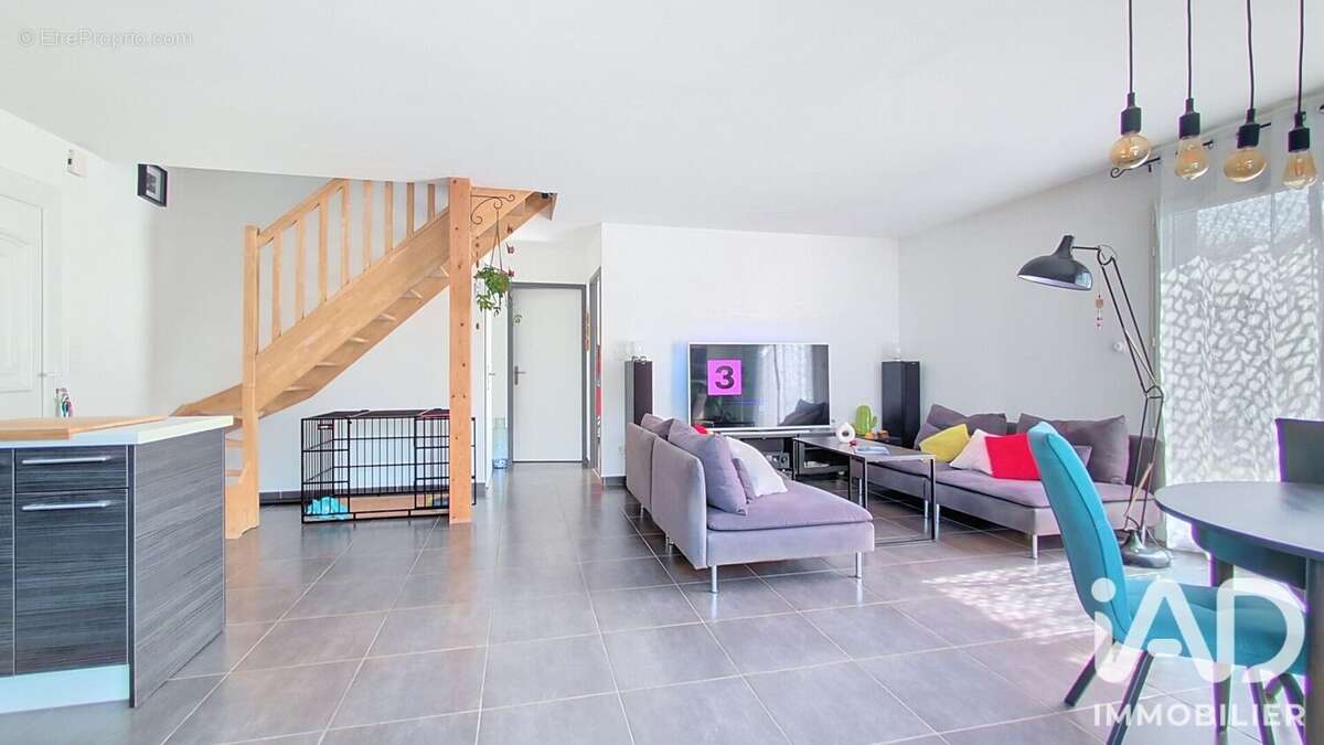 Maison 114 m² à Seythenex  - photo 3