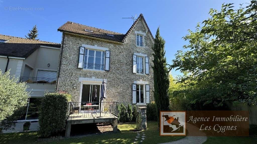 Appartement à BOIS-LE-ROI