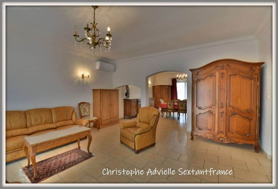 Bergerac; maison de plain pied 3 chambres 2 salles d'eau, double séjour, double garage séparé sur 909 M2 - photo 4