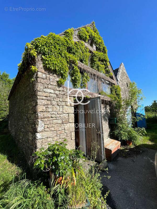 RARE Carnac : Maison de Charme en Pierres (94 m²) avec 3 Chambres et Salon Cathédrale - photo 11