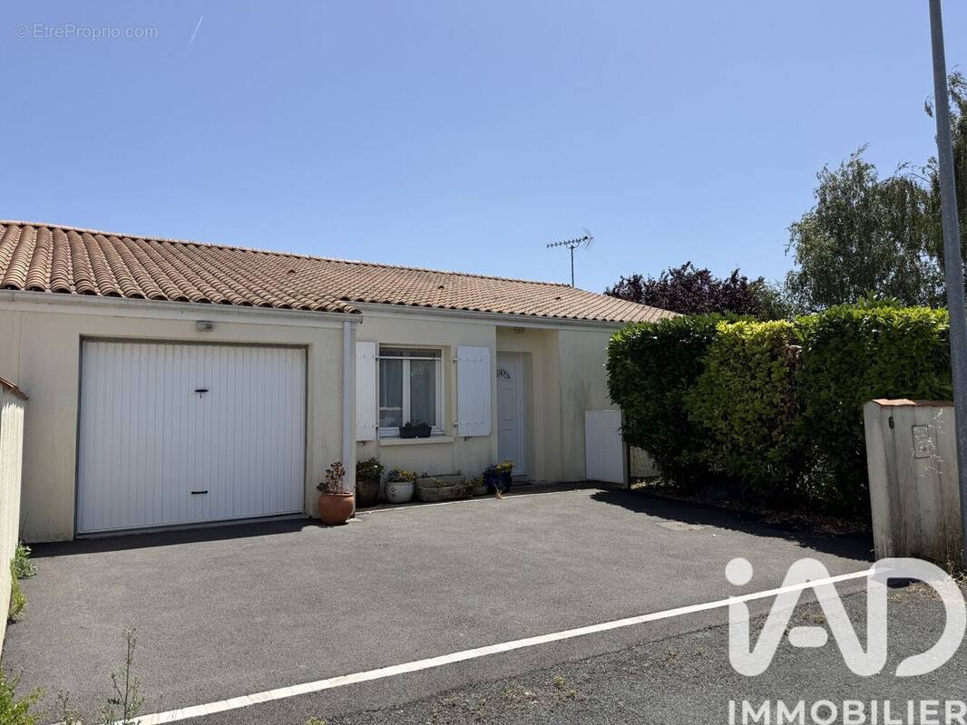 Photo 1 - Maison à MAUZE-SUR-LE-MIGNON