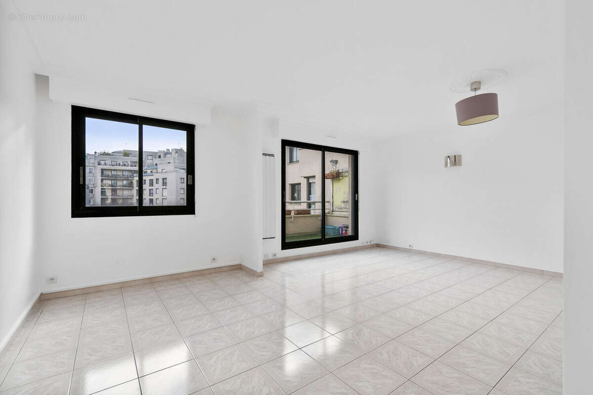 Appartement à PARIS-19E