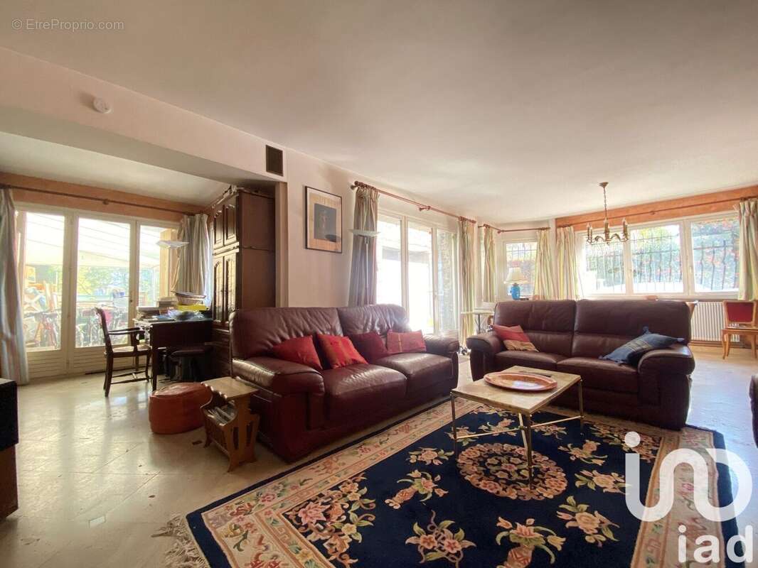 Photo 4 - Maison à LE MESNIL-SAINT-DENIS