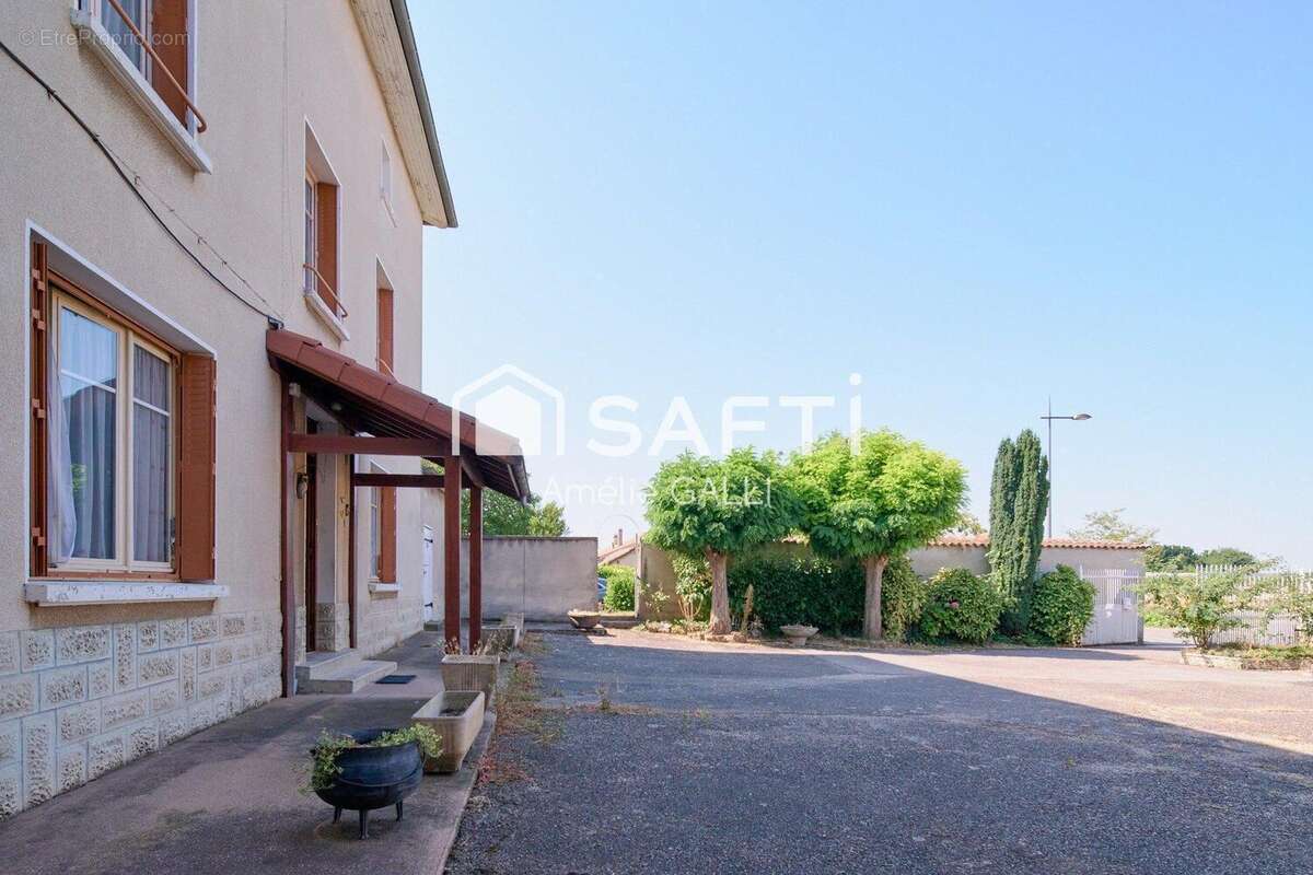 Photo 2 - Maison à SOLAIZE