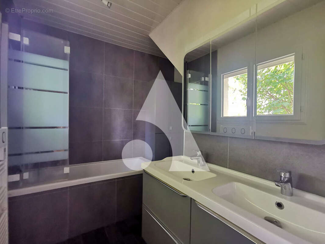 Maison à LA FRETTE-SUR-SEINE