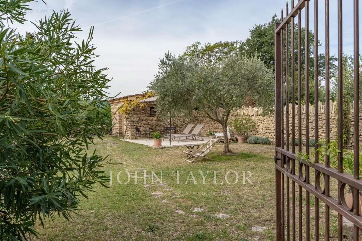 Maison à GORDES