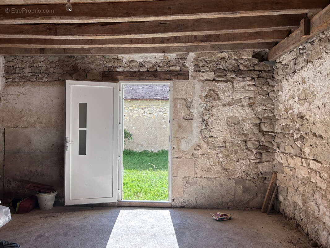 propriété située en  hameau Maison 100 m2 entièrement rénovée avec dépendances et terrain de plus d'un hectare - photo 37