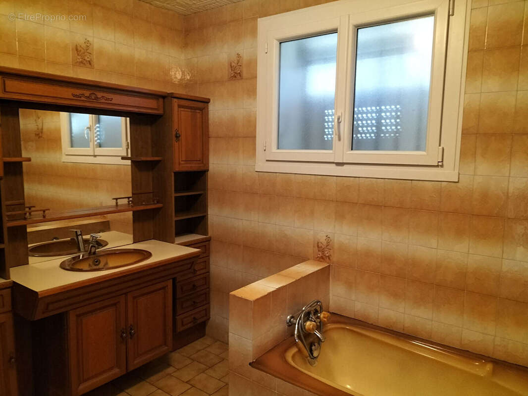 Maison à TONNAY-CHARENTE