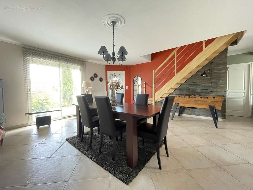 Maison à MONTFORT-LE-GESNOIS