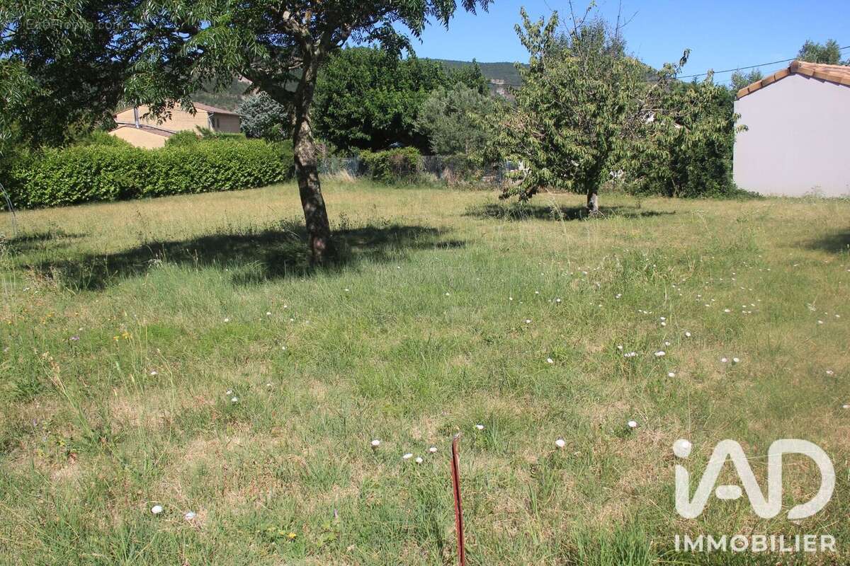 Terrain 881 m² à Alba-La-Romaine  - photo 5