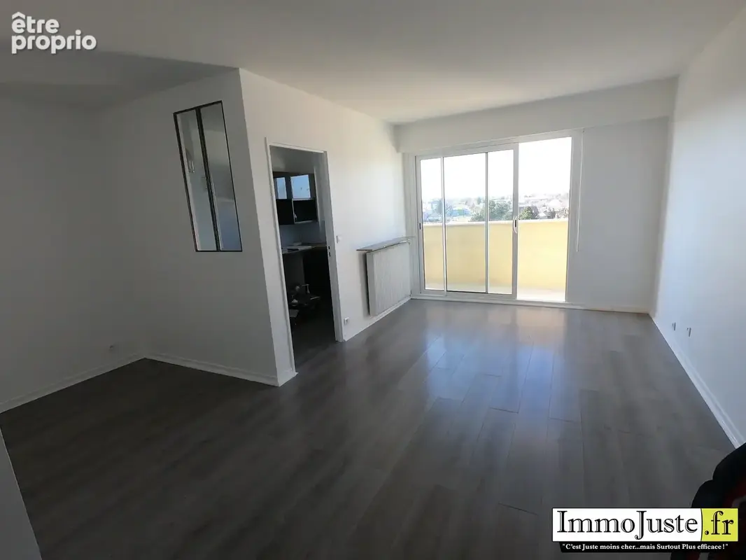 Appartement 33 m² à Maurepas  - photo 1
