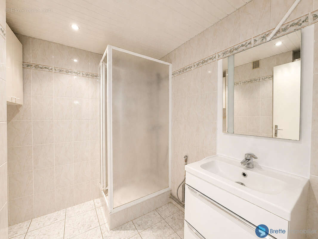 Appartement 4 pièces de 80 m2   La Rode - photo 12