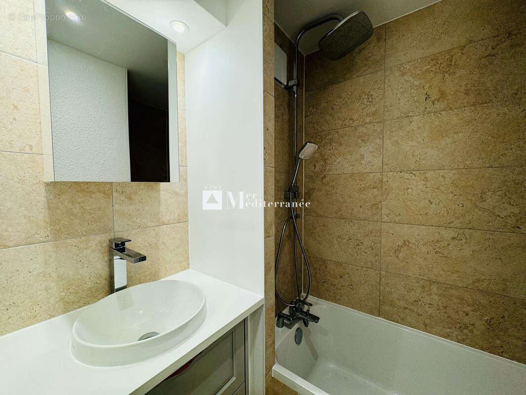 Appartement à COGOLIN
