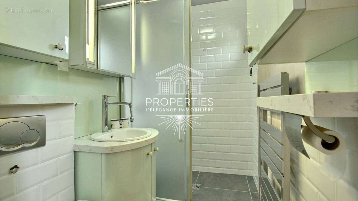 Appartement à BORMES-LES-MIMOSAS