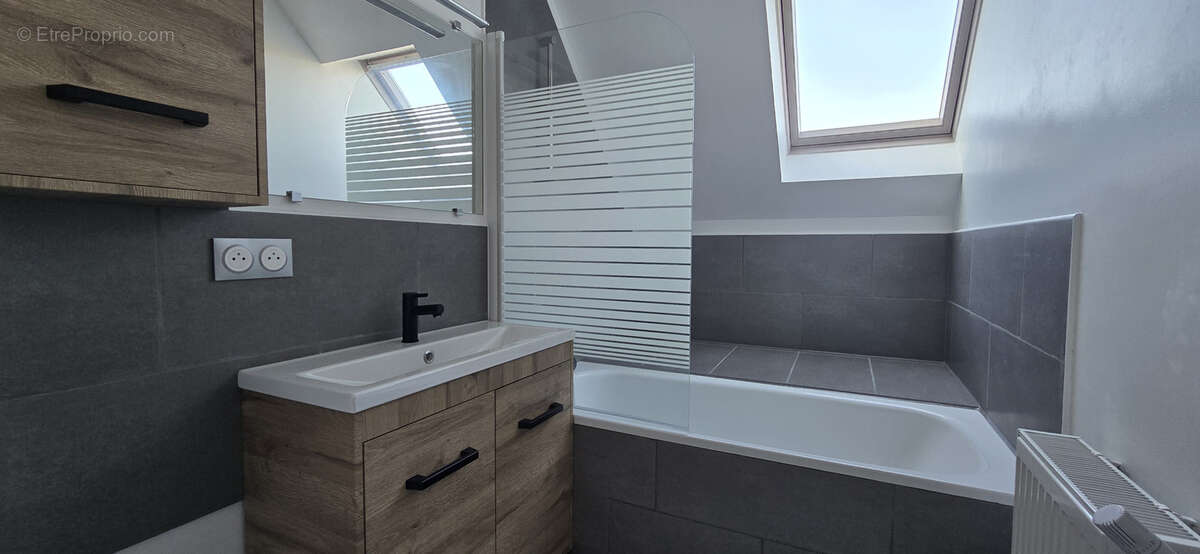 Maison à PERIGNAT-LES-SARLIEVE