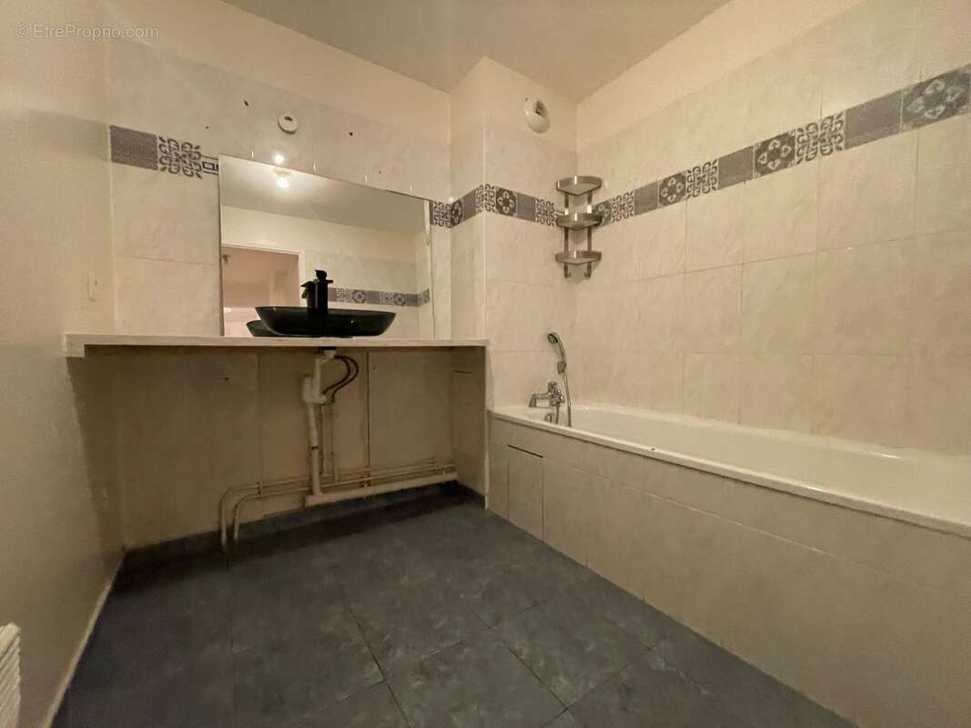 Appartement à CHANTELOUP-LES-VIGNES