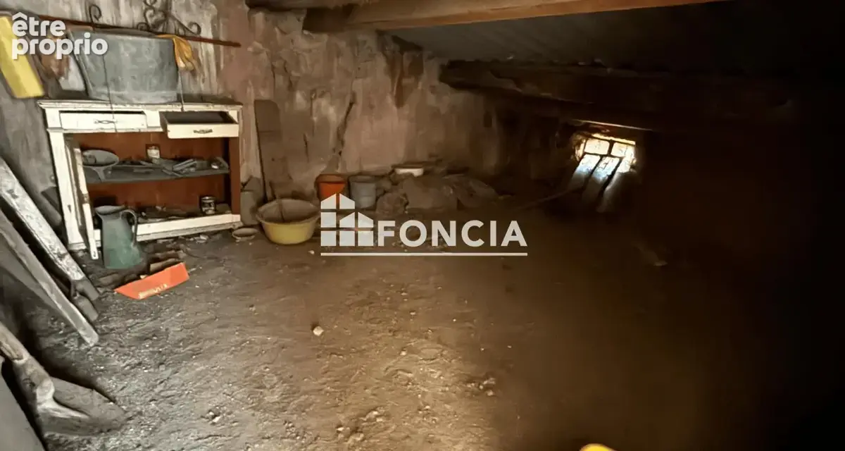 Maison de village à rénover entièrement, cachet ancien et cave voûtée - photo 6