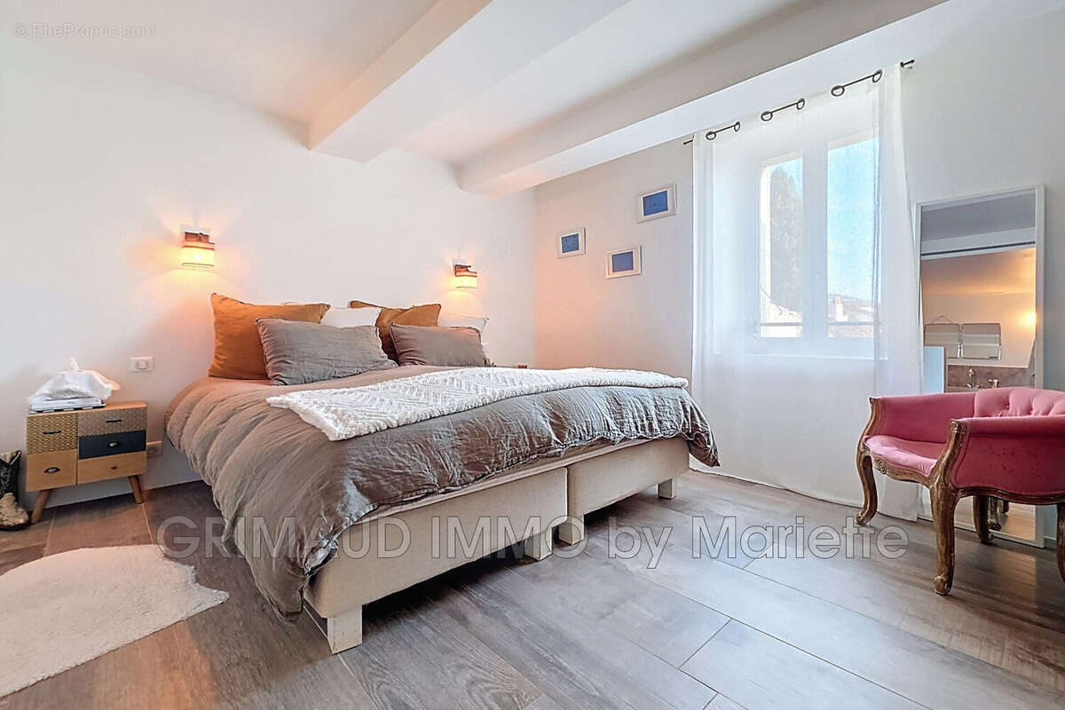 Maison à LA GARDE-FREINET