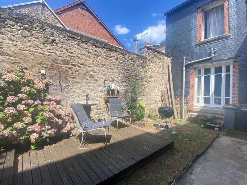 Maison à DUN-LE-PALESTEL