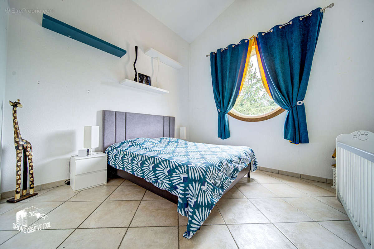 Maison à COIN-LES-CUVRY