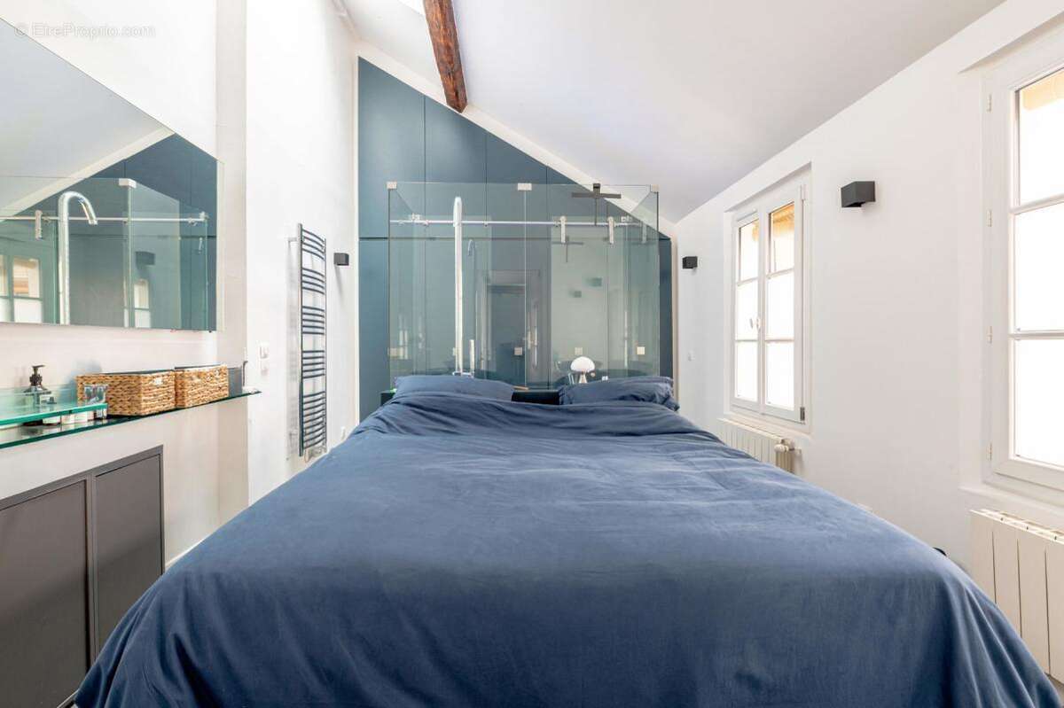 Appartement à PARIS-3E