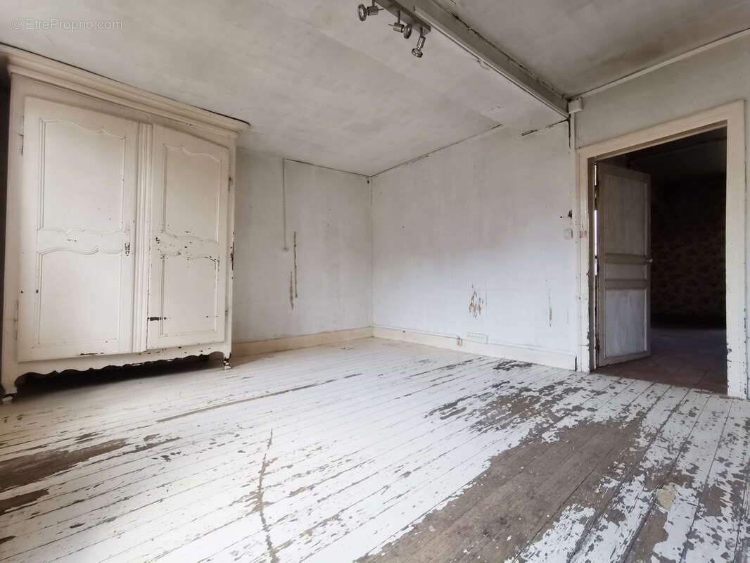 Belle Propriété à rénover ! - photo 6