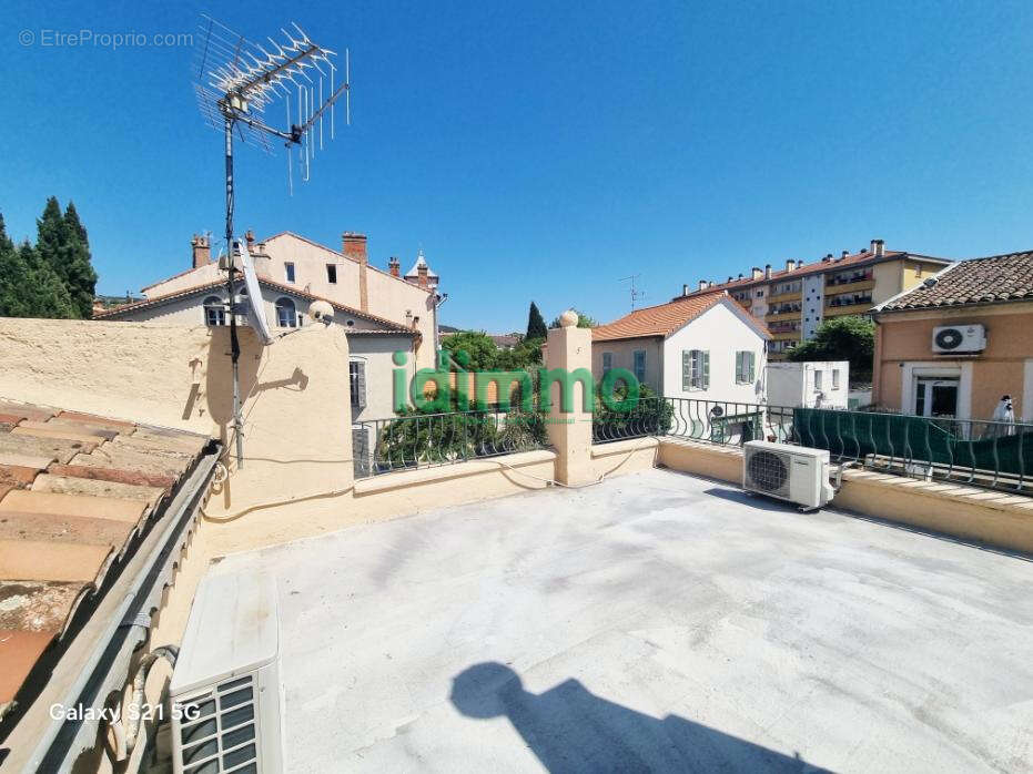 Rare Draguignan belle maison de ville F3/4 107m2 terrasse véranda 2 garages caves 267000€ dpe d - photo 3