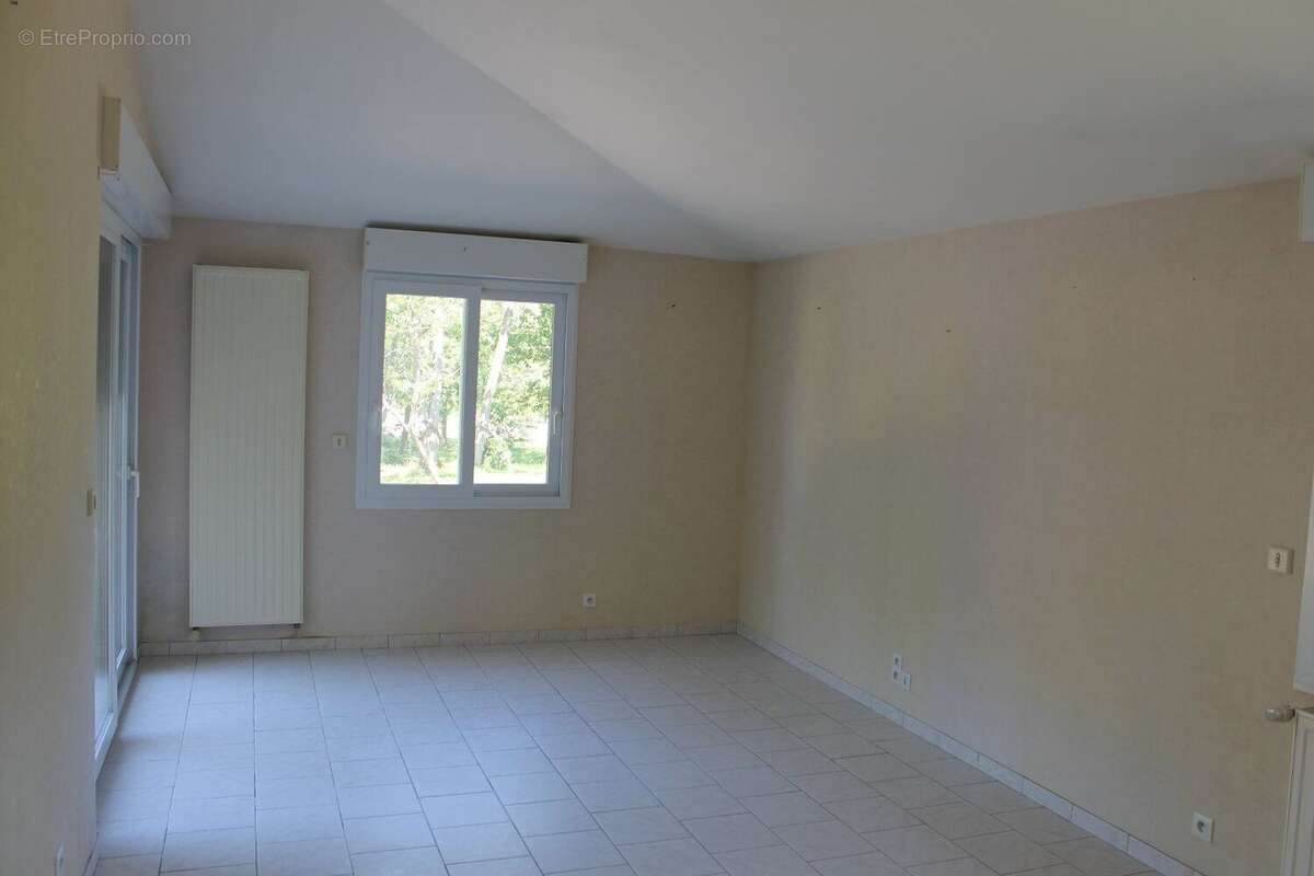 Maison à SAINT-PIERRE-DE-MAILLE