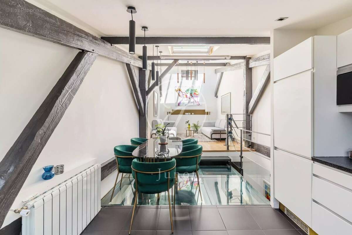 Appartement à PARIS-17E