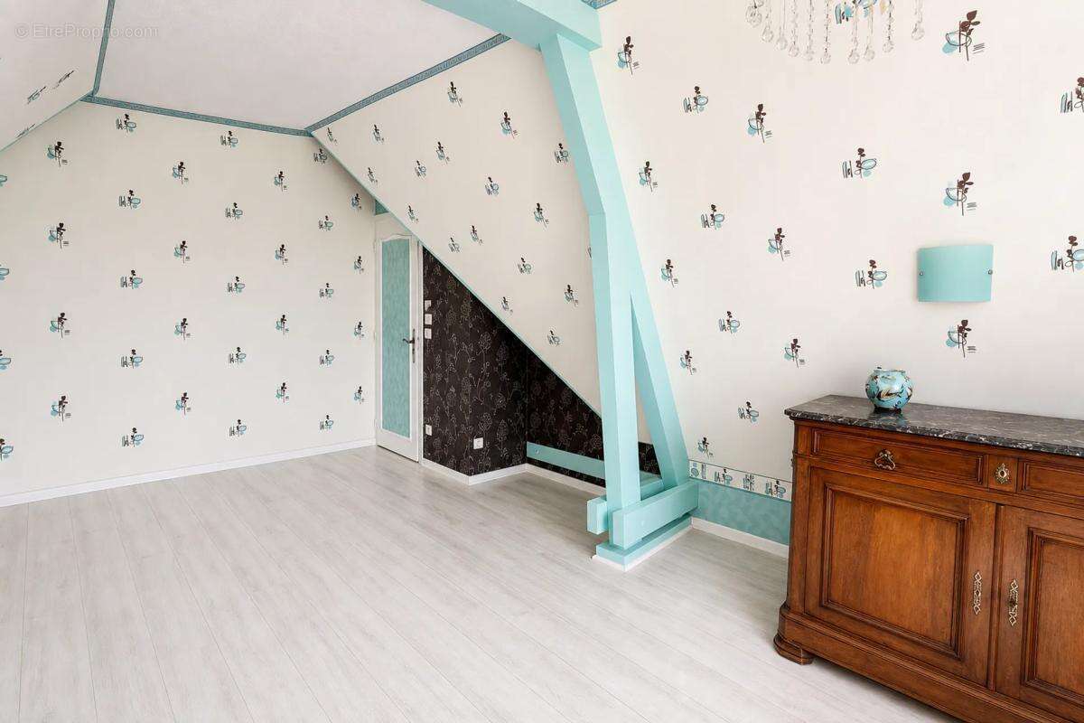 Maison 6 pièces de 187 m² avec appt indép., véranda, garages - photo 19