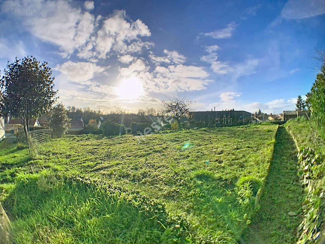 Terrain à MOUZILLON